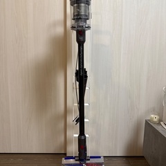 Dyson ダイソン 掃除機（山崎実業　架台付き）の画像