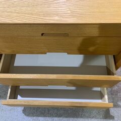 タモ材｜ガラス引き戸｜サイドボードの画像