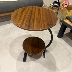 木製丸天板2段テーブルの画像