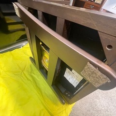 【中古】¥1,000 座椅子　回転式　木製＋ポリエステル 【II111】 の画像