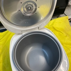 【中古】¥2,000 東芝　5.5合炊き　炊飯器【II113】 の画像
