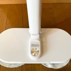 コードレス軽量電動モップ　フロアクリーナーの画像