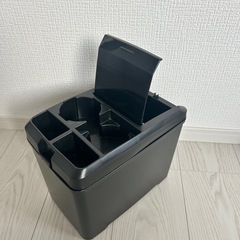 車用ゴミ箱の画像