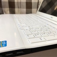 Ａランク美品リノベＰＣ・Ｗｅｂカメラ内蔵/高速ｉ５第三世代/爆速ＳＳＤ２４０ＧＢ/メモリ４GＢ/人気のクロスホワイト/Ｗｉｎ１０/Office2019付/15.6ｲﾝﾁ/無線ＬＡＮ/ＤＶＤ・ＣＤ再生ソフト付の画像