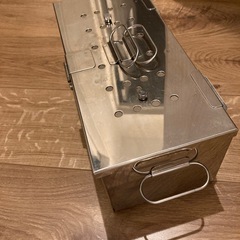 医療用　カスト缶の画像