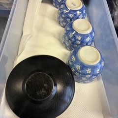 食器　湯呑み　お皿の画像