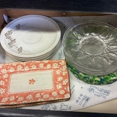 食器　湯呑み　お皿の画像