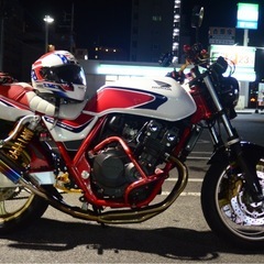 CB400sf NC42 限定500台赤フレーム カスタム車両  聞きたいことなら最後のqrコードからお願い致します ちんち○割は無いけどイン○○割なら有りますの画像