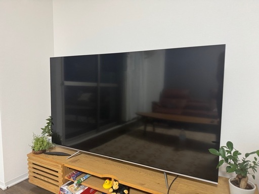 TCL 65V型 4K液晶テレビ　Wチューナー内蔵 （下のテレビ台もお付けいたします！）