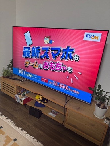 TCL 65V型 4K液晶テレビ　Wチューナー内蔵 （下のテレビ台もお付けいたします！）
