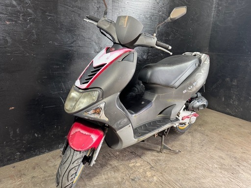 ★支払い総額3.5万円★関東圏内即日配送可能！キムコ スーパー9 車格の大きい50cc！前後ディスクブレーキ！2スト水冷スクーター！