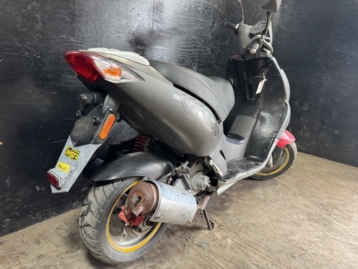 ★支払い総額3.5万円★関東圏内即日配送可能！キムコ スーパー9 車格の大きい50cc！前後ディスクブレーキ！2スト水冷スクーター！