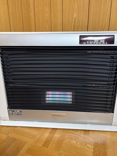 コロナ石油ストーブ　FFストーブ　アグレシオ