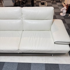 美品 大塚家具 高級ソファ カウチソファ リクライニング 椅子 3人 家族の画像