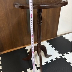 木製コーヒーテーブルの画像