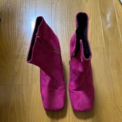 ショートブーツ　ピンク色の画像