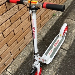 折りたたみキックスクーターの画像