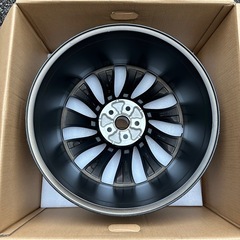 テスラ　モデルY パフォーマンス用 リアホイールの画像