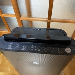 SHARP製の空気清浄機KC-G50-H、消費電力54W、2018年製の画像