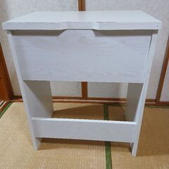 【もらってください】机の画像