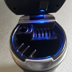 トヨタ純正アクセサリー灰皿(高級タイプLED付き)の画像