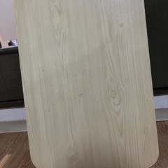 折りたたみテーブルの画像