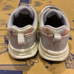18cm 瞬足　子供用　
スニーカーの画像