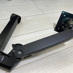 AMAZONベーシック モニターアーム シングル ブラック cpn2の画像