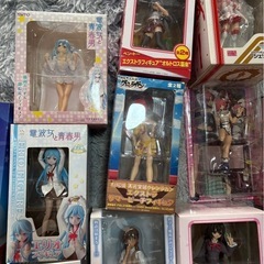 新品未開封のフィギュアセットの画像