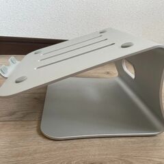 ノートパソコン用スタンド Bestand製の画像
