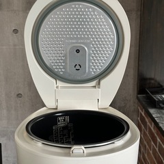 アイリスオーヤマ炊飯器の画像