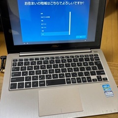 ノートパソコン ASUS X202Eの画像