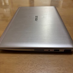 ノートパソコン ASUS X202Eの画像