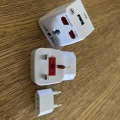 海外変換プラグ マルチアダプター + USB-Aの画像