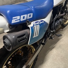お話し中　バイク　スズキ　SX200R の画像