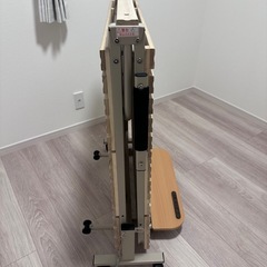 【美品】コンセント付き・すのこ折り畳みシングルベッドの画像