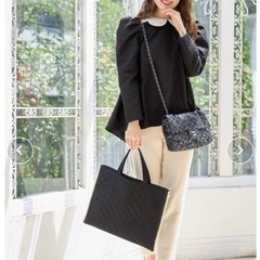 美品♡tocco closetのパール付きキルティングトートバッグです☺️の画像