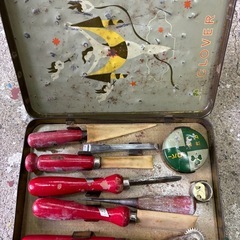 クローバー, 1950年代, 菊美ペベンチン, 家庭用殺虫剤の空瓶, ソーイングセット缶, レトロ, セット, の画像