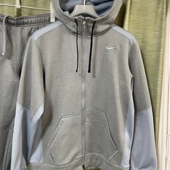 NIKE THERMA FIT ナイキ　セットアップ　グレー　サイズL  セットアップ ジップアップパーカー　の画像