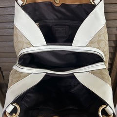 coachショルダーバックの画像