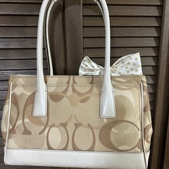 coachハンドバックの画像