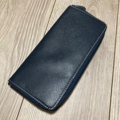 新品のブランド財布の画像