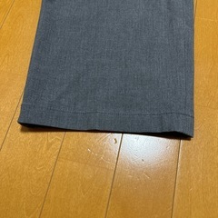 ユニクロ タックワイドパンツの画像