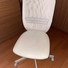 【11月まで！】　IKEA フリンタン　ベージュ　デスクチェアの画像