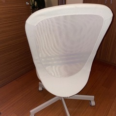 【11月まで！】　IKEA フリンタン　ベージュ　デスクチェアの画像