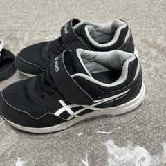 3足セット。NIKE20cmとasics,G.T.HAWKINS21cmの画像