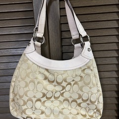 coachショルダーバックの画像