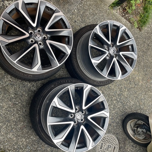 カローラスポーツ18インチホイール 
タイヤなし 4本セット