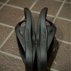 ウーフォス 27cm　OOFOS OOriginal ブラック の画像