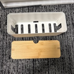 ケーブル隠しケースの画像